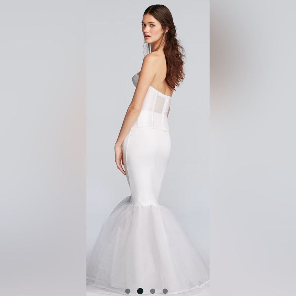 NWT DAVID'S BRIDAL Trumpet Slip - Picture 2 of 10